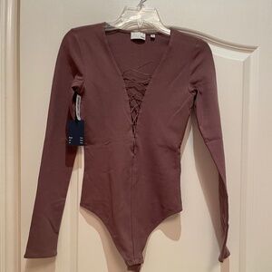 NWT Wilfred Long Sleeve Bodysuit